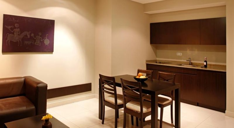 MEG HOTEL 3*