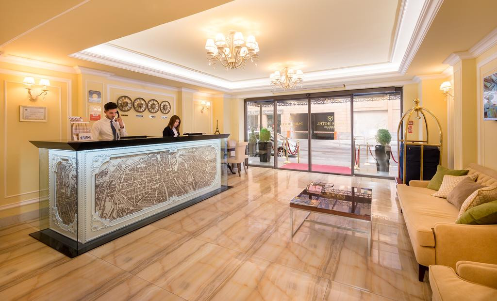 PARIS 4*