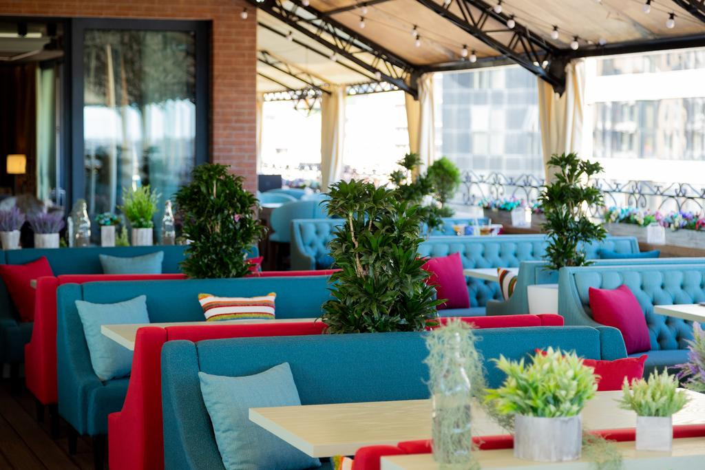 PARIS 4*