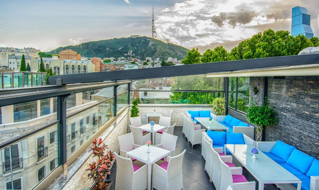 RIVER SIDE 4*