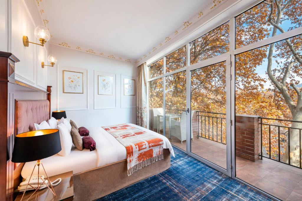 RIVER SIDE 4*