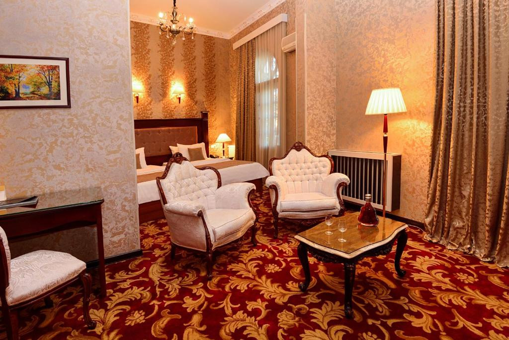 RIVER SIDE 4*