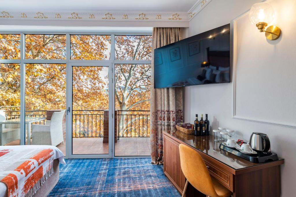 RIVER SIDE 4*
