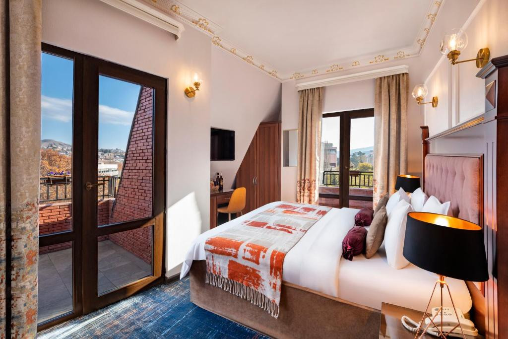 RIVER SIDE 4*