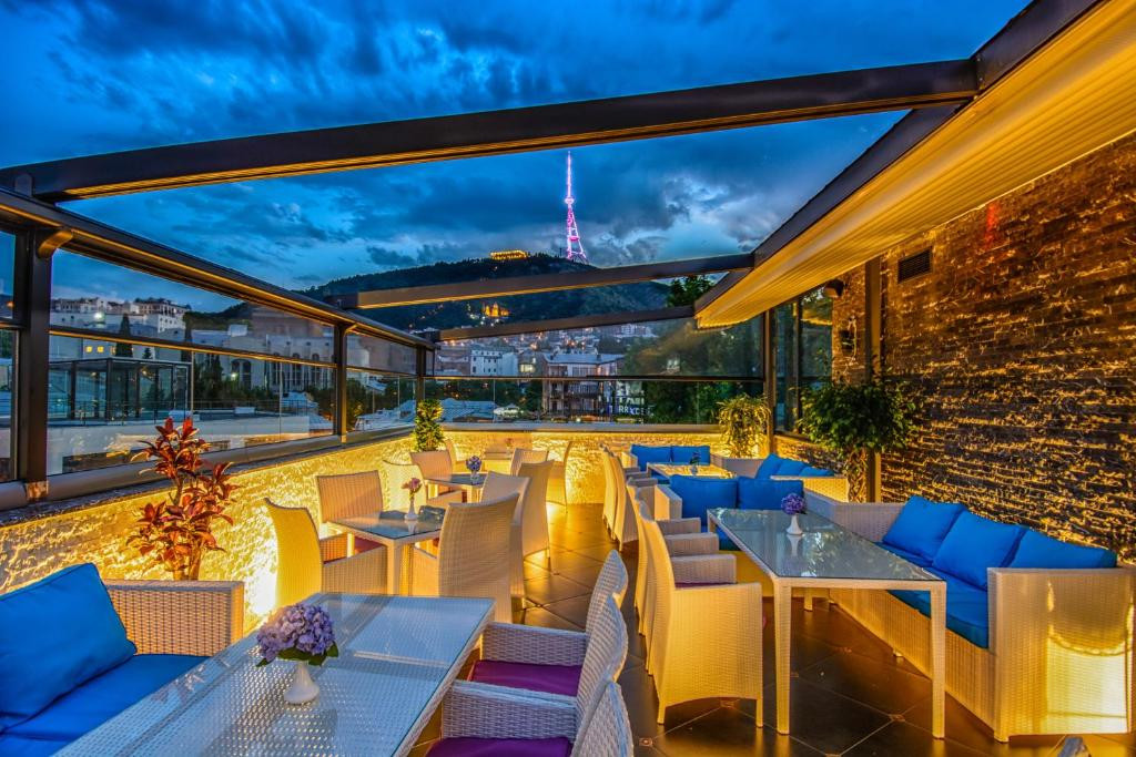 RIVER SIDE 4*
