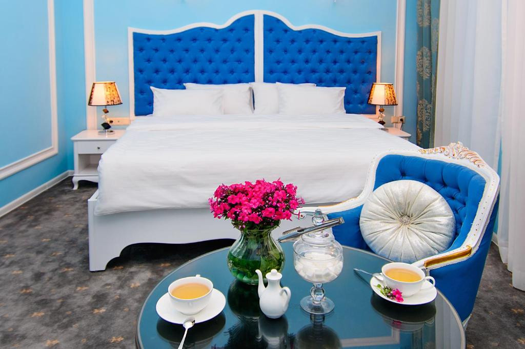 RIVER SIDE 4*