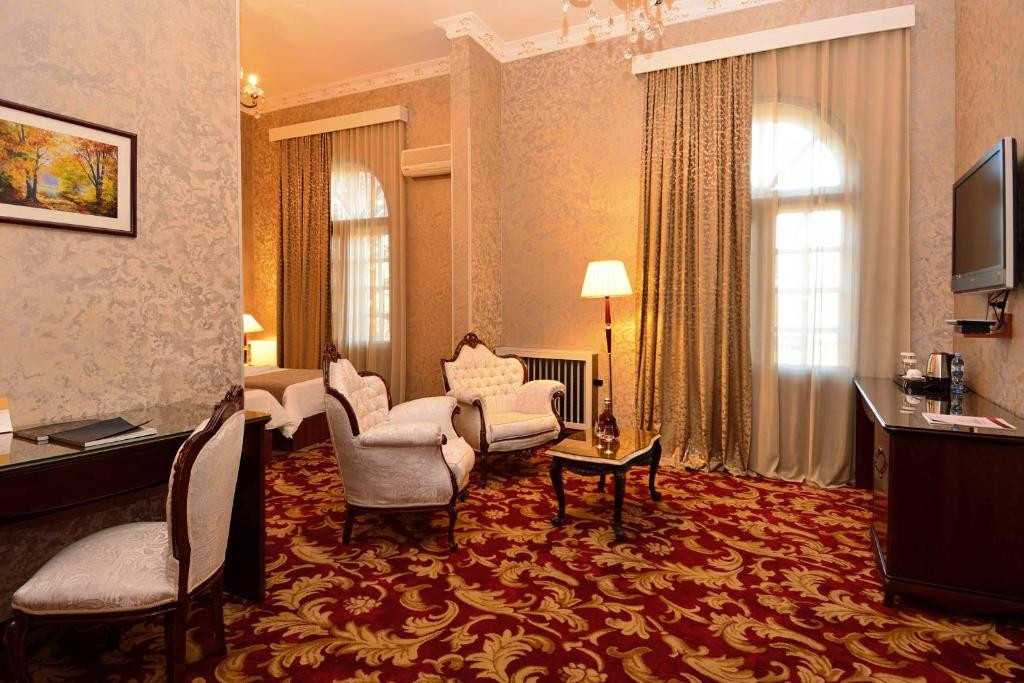 RIVER SIDE 4*
