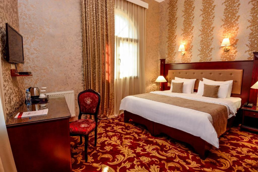 RIVER SIDE 4*