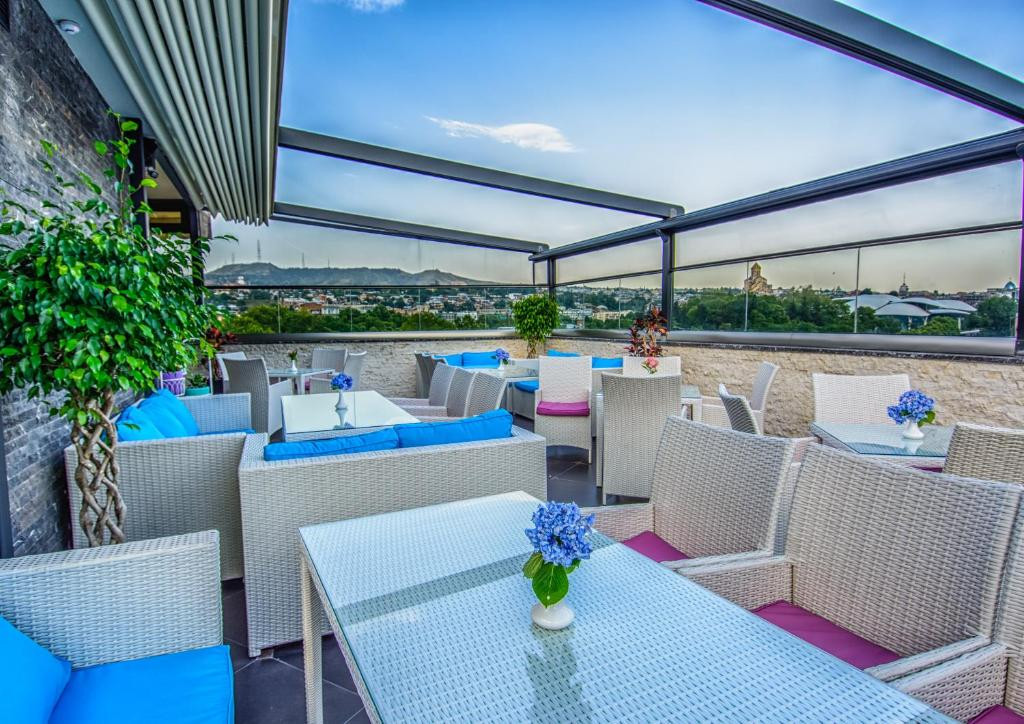 RIVER SIDE 4*