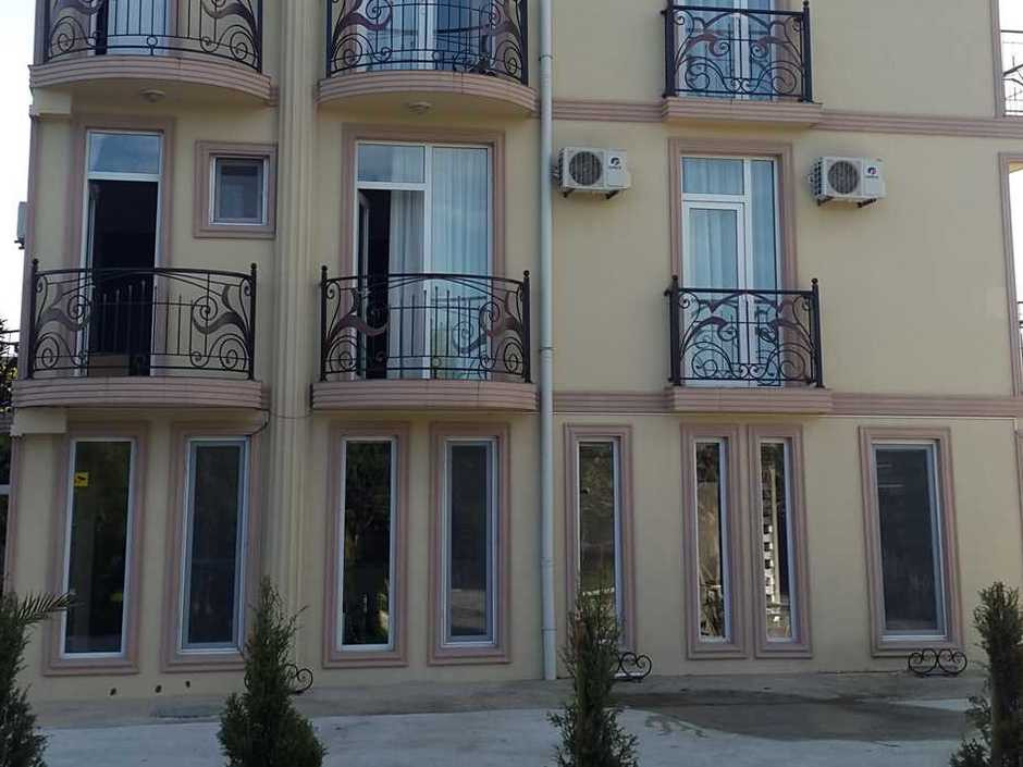 BEACH HOUSE BATUMI 3*