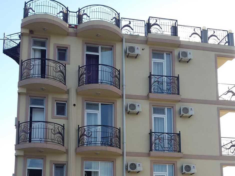 BEACH HOUSE BATUMI 3*
