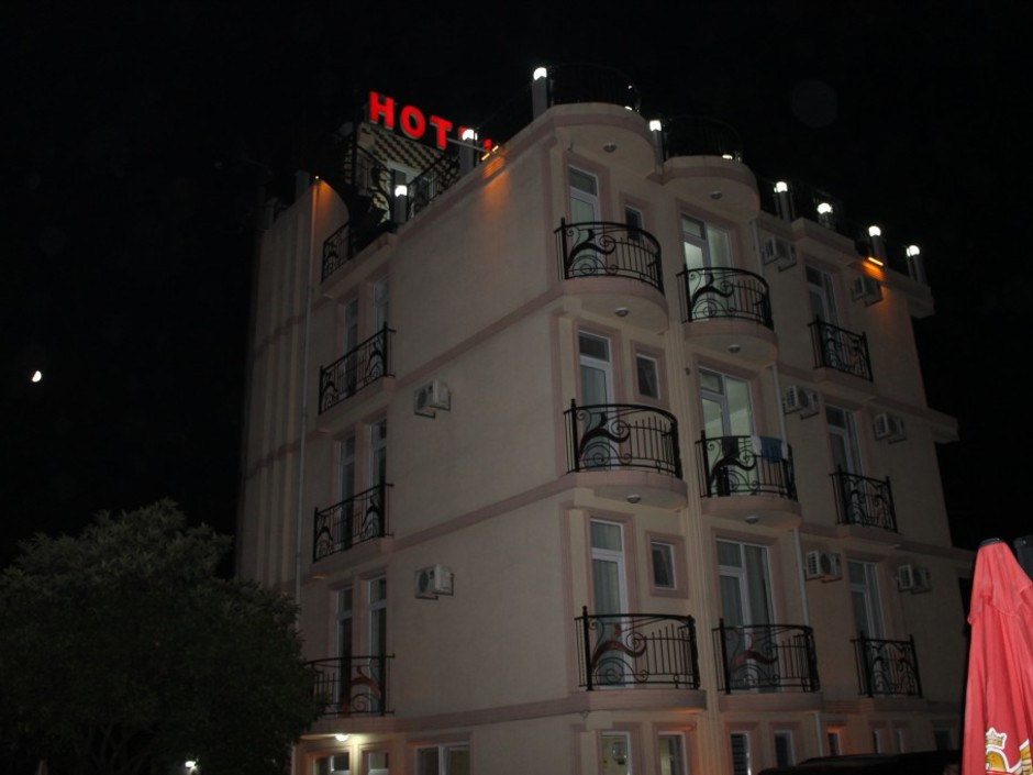 BEACH HOUSE BATUMI 3*