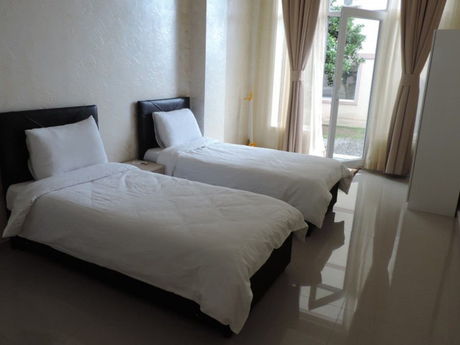 BEACH HOUSE BATUMI 3*
