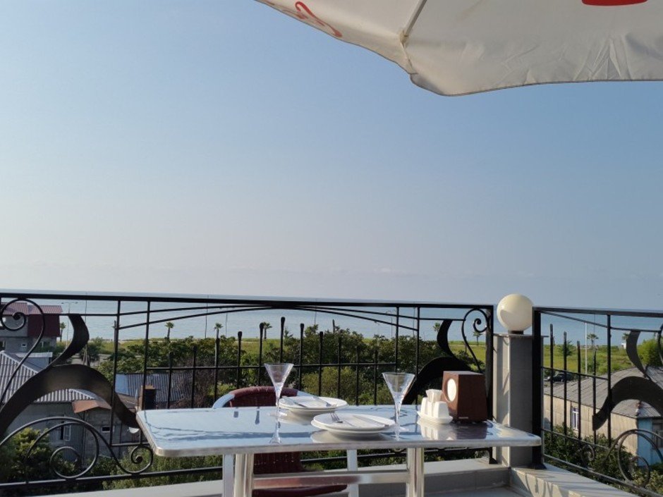 BEACH HOUSE BATUMI 3*
