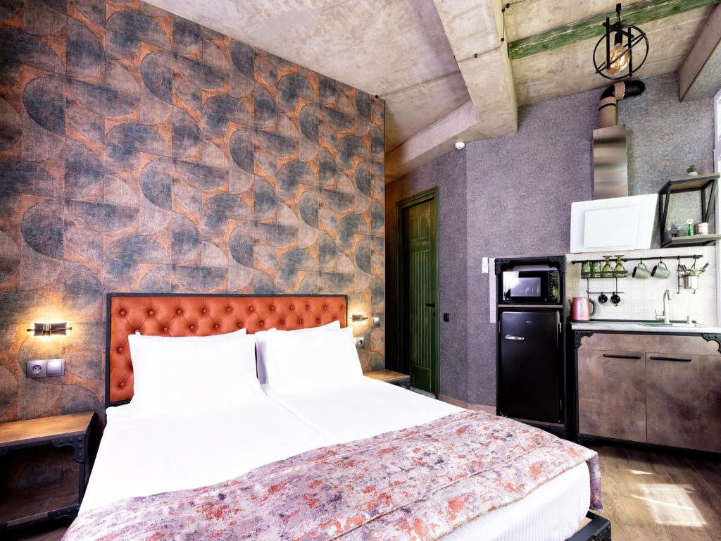 6 UNIQUE APARTMENTS 3*