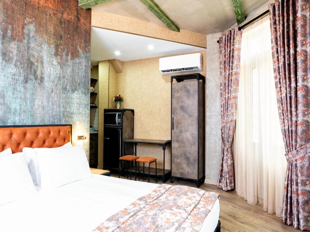 6 UNIQUE APARTMENTS 3*