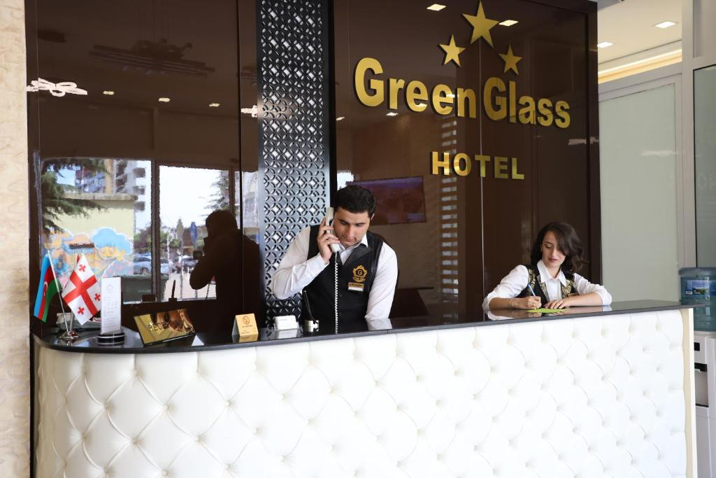 GREEN GLASS 3*