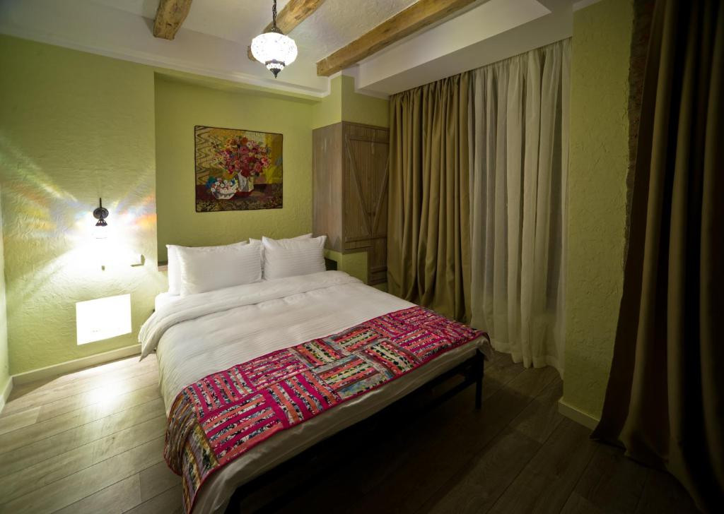 NO12 BOUTIQUE HOTEL 4*