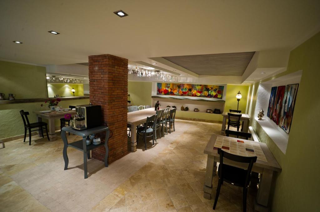 NO12 BOUTIQUE HOTEL 4*