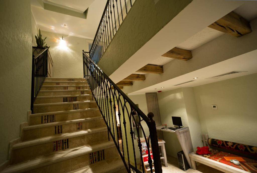 NO12 BOUTIQUE HOTEL 4*