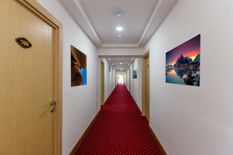 28 PLAZA HOTEL 4*