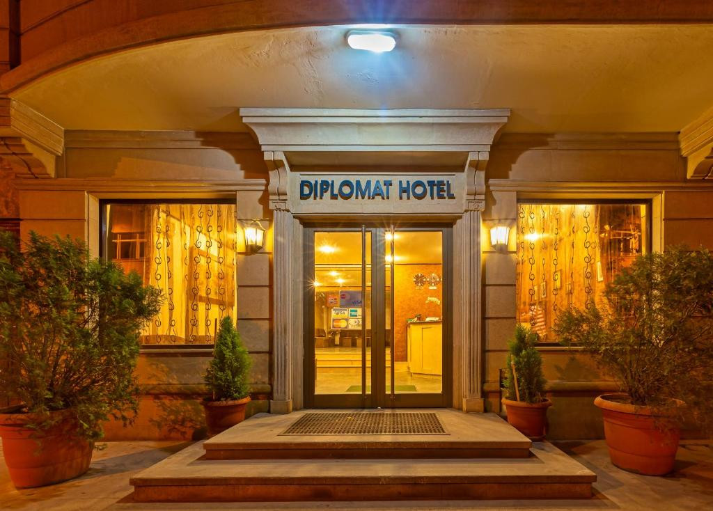 DIPLOMAT 3*