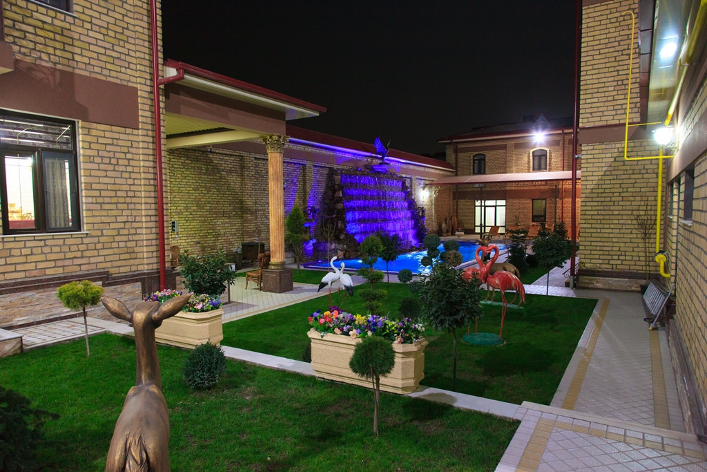 RAKAT PLAZA 4*