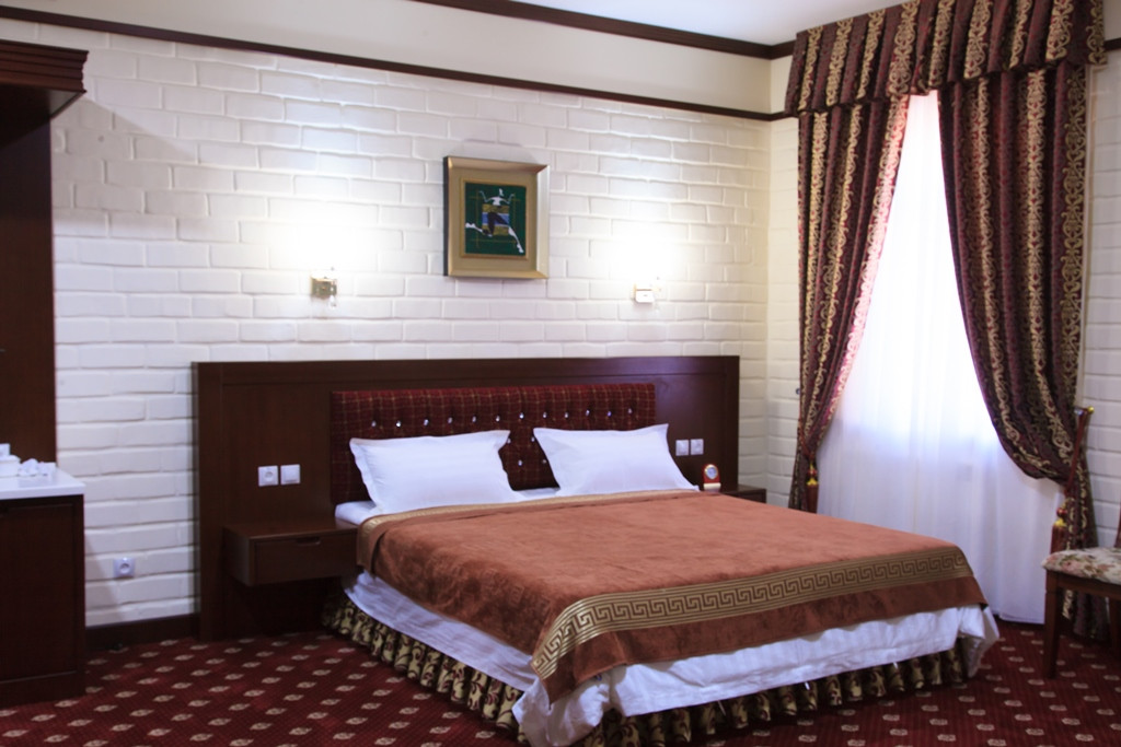 RAKAT PLAZA 4*