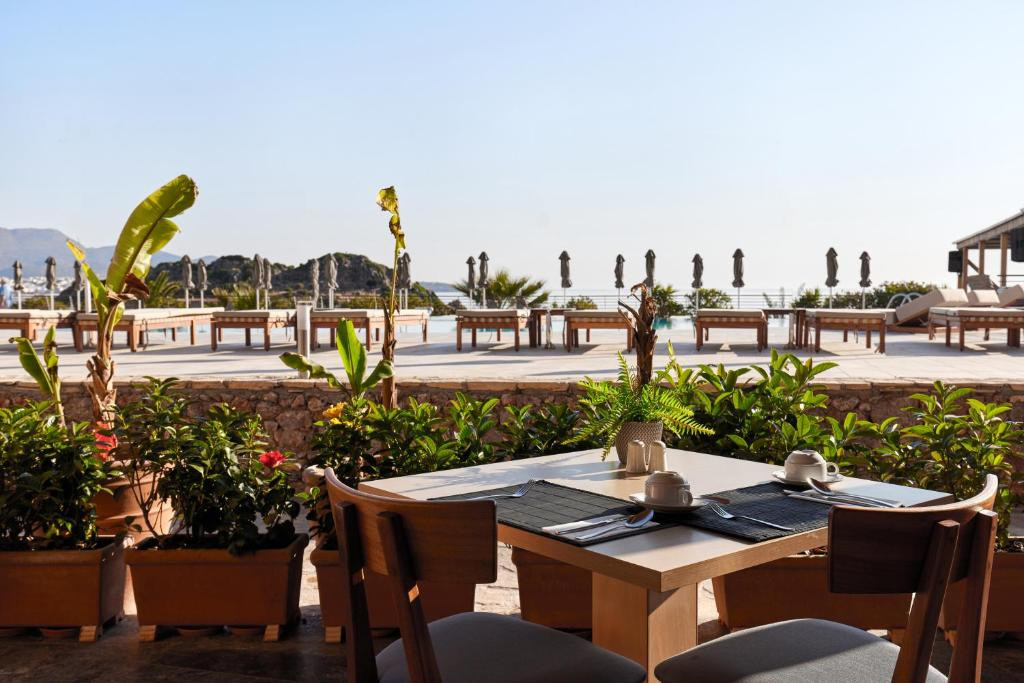 BLUE MARINE RESORT & SPA (EX. AQUIS BLUE MARINE & SPA) 5*
