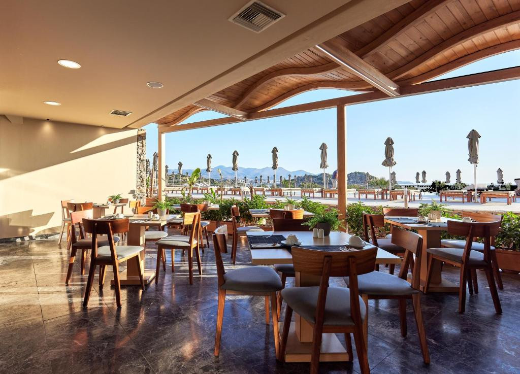 BLUE MARINE RESORT & SPA (EX. AQUIS BLUE MARINE & SPA) 5*