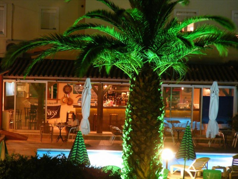 AUSTRALIA HOTEL 2*