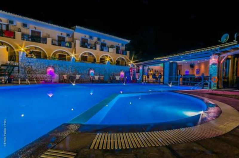 BIRLIS APARTMENTS 3*