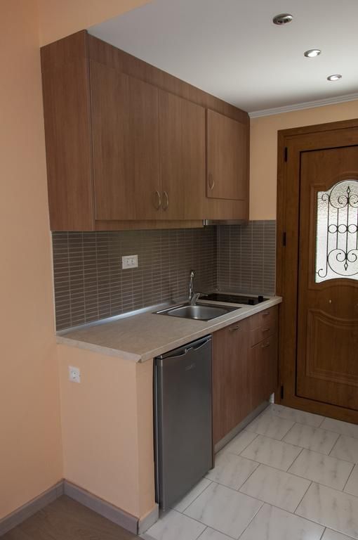 BIRLIS APARTMENTS 3*