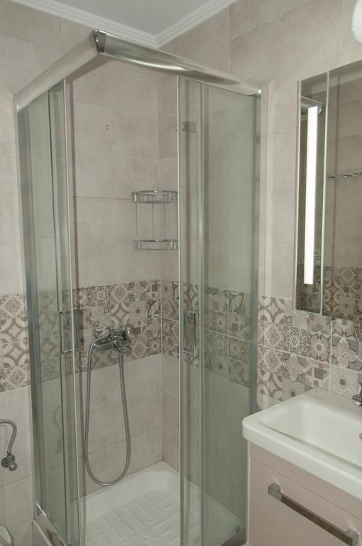 BIRLIS APARTMENTS 3*