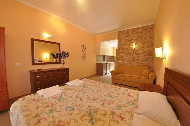 BIRLIS APARTMENTS 3*