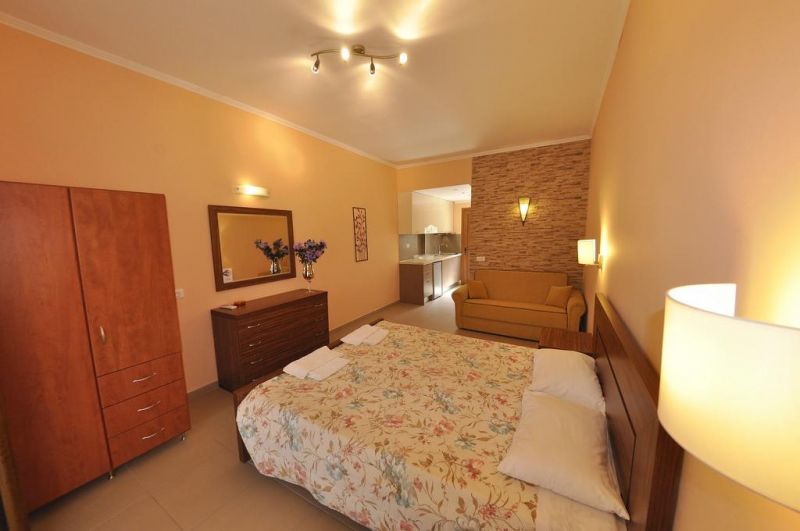 BIRLIS APARTMENTS 3*
