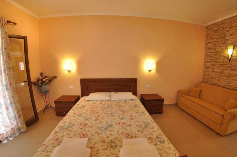 BIRLIS APARTMENTS 3*