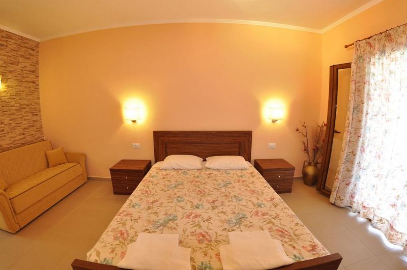 BIRLIS APARTMENTS 3*
