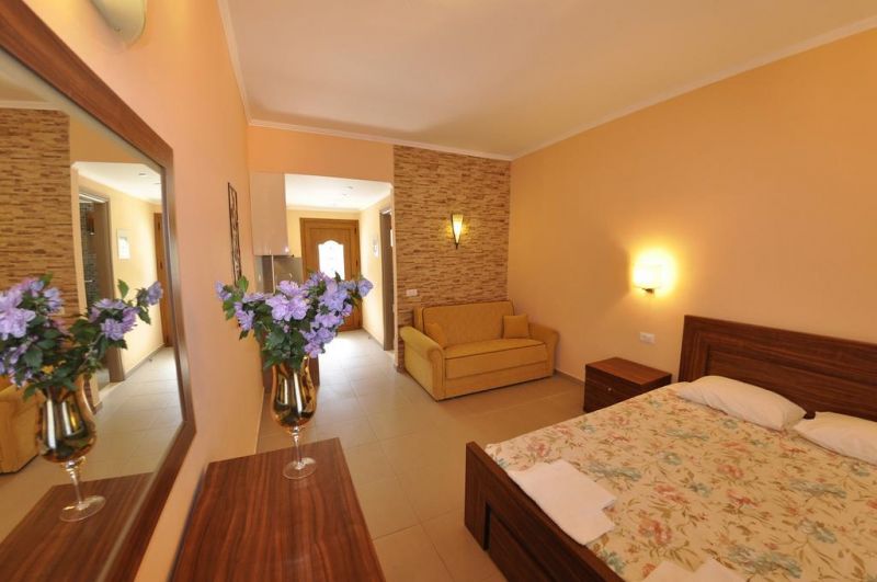 BIRLIS APARTMENTS 3*