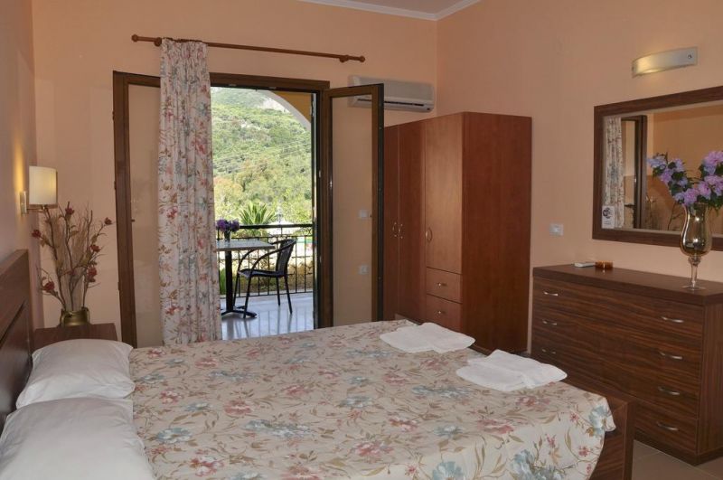 BIRLIS APARTMENTS 3*