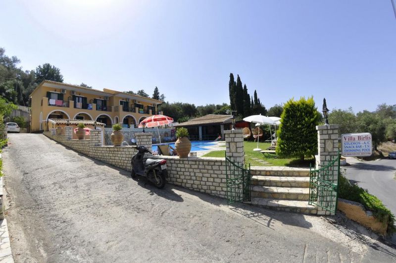 BIRLIS APARTMENTS 3*
