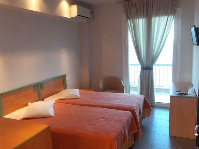 CASTELLA BEACH 2*