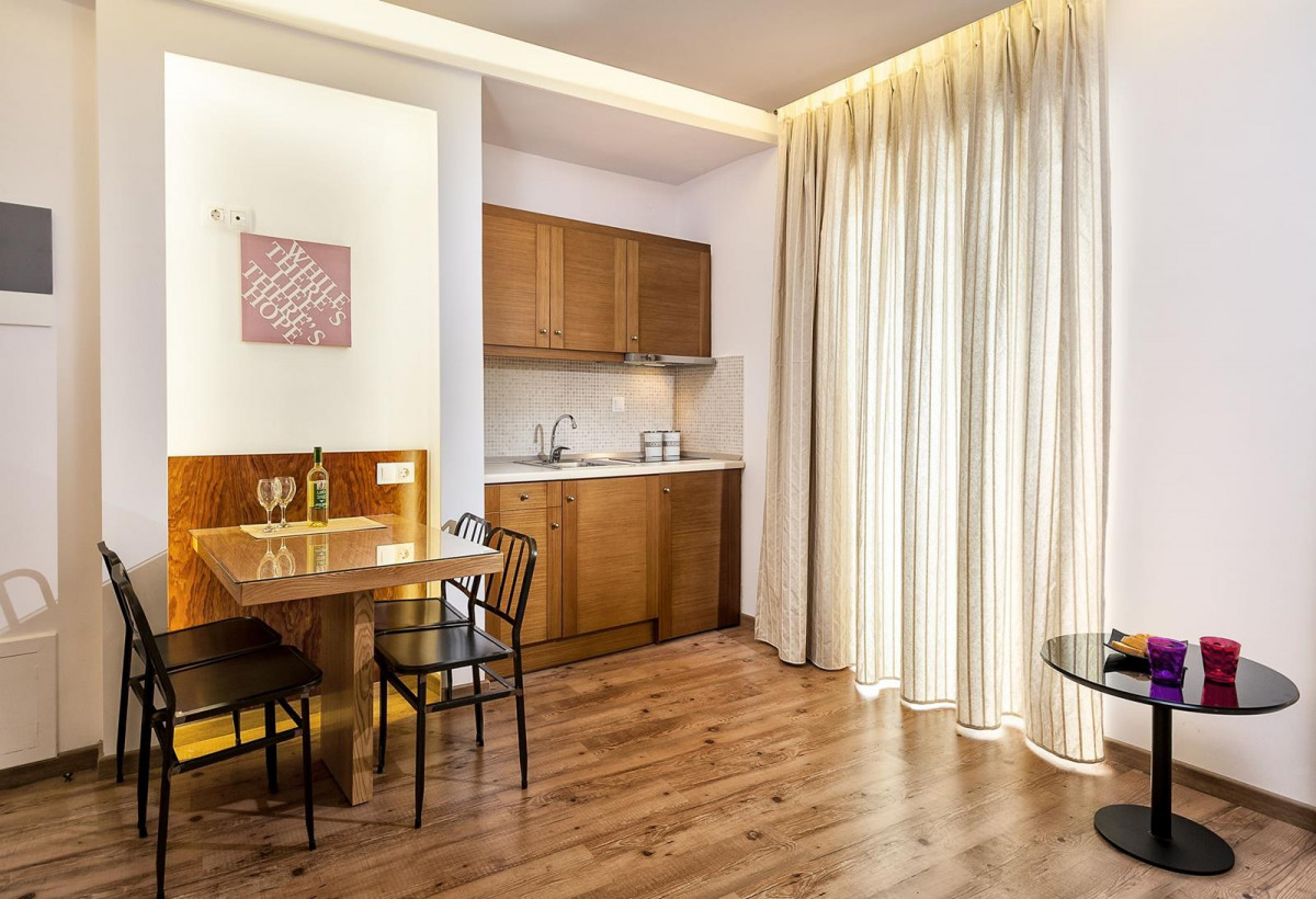 ELINA HOTEL APARTMENTS 3*