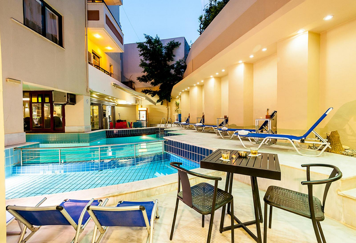 ELINA HOTEL APARTMENTS 3*