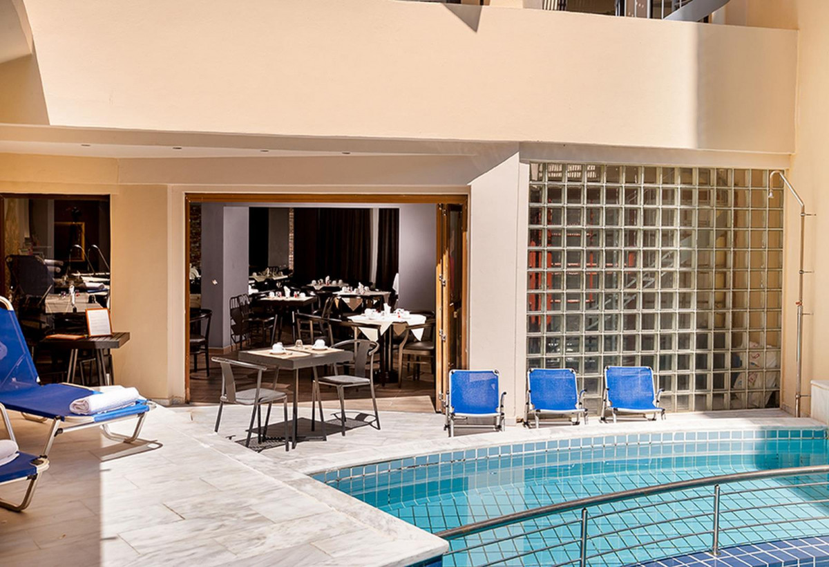 ELINA HOTEL APARTMENTS 3*