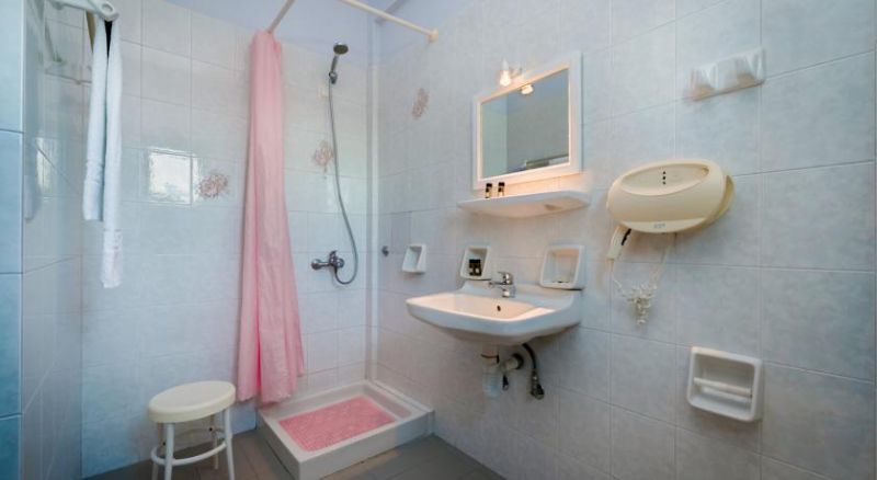 ELIXIR STUDIOS 3*