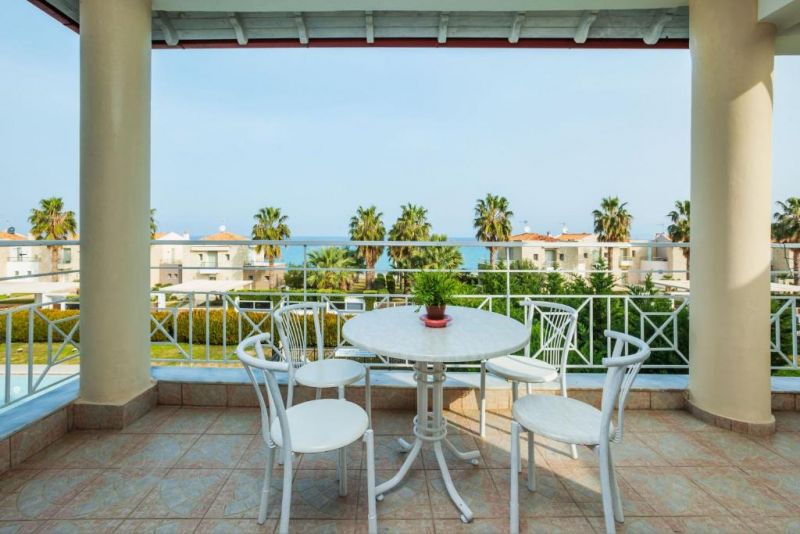 GOLDEN BAY APT 4*