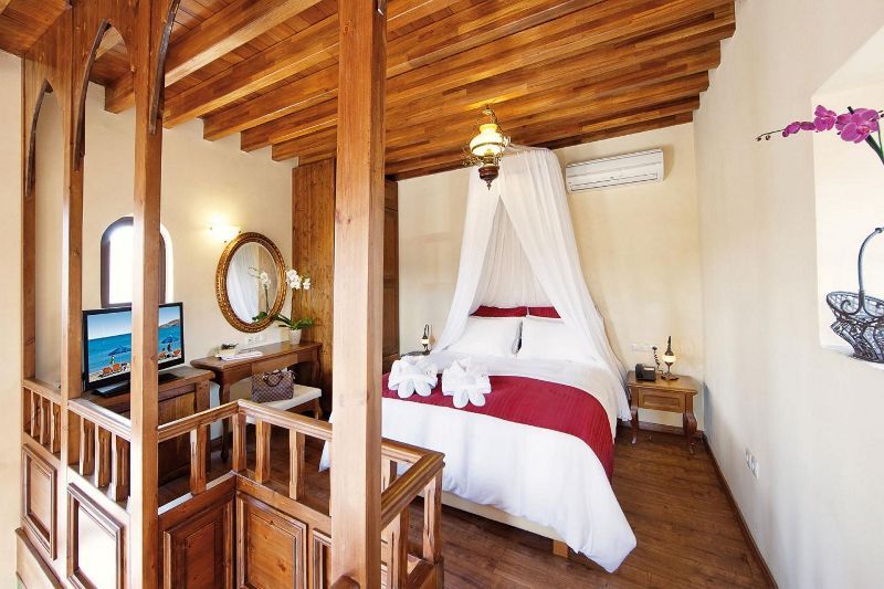 IN CAMERA LUXURY BOUTIQUE 4*