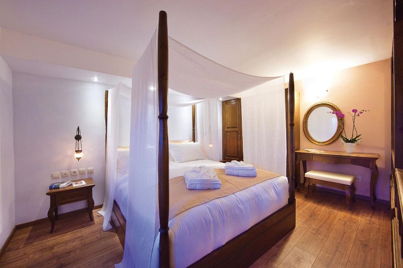 IN CAMERA LUXURY BOUTIQUE 4*