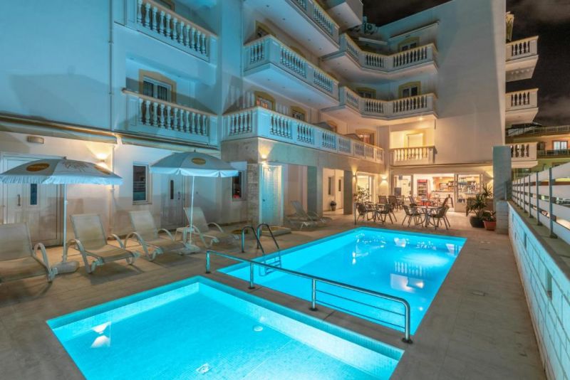 IRINI APARTMENTS 3*
